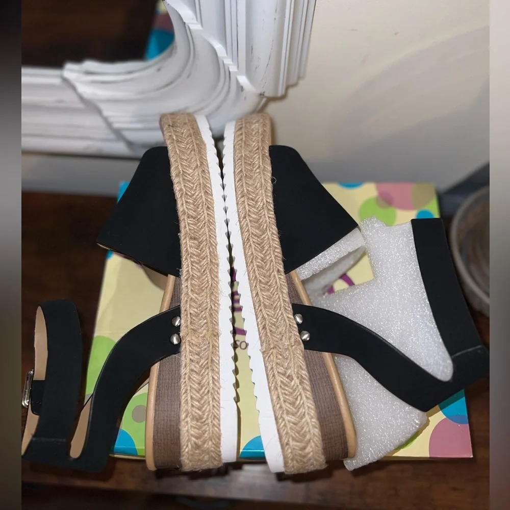 NEW Black Espadrille Sandals - Picture 4 of 4